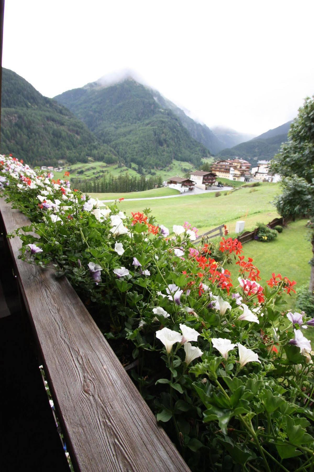 Hotel Haus Sonnenhang à Sölden Extérieur photo